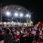 Hay hay, o jamboree de música country desta cidade está de volta - com algumas mudanças