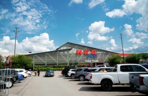 Heb confirma a morte de um trabalhador do armazém. aqui está o que sabemos. Yahoo news home