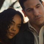 'His & Hers' se torna o 10º título de TV em inglês mais popular de todos os tempos da Netflix, com 98,2 milhões de visualizações