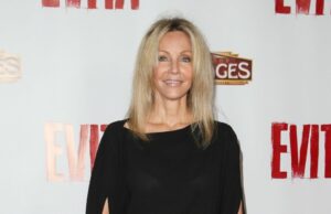 História de namoro de Heather Locklear: de Tommy Lee a Lorenzo Llamas Tommy Lee, Heather Locklear e Brittany Furlan