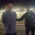 Homem acusado de chutar funcionários de companhia aérea e morder passageiro durante voo