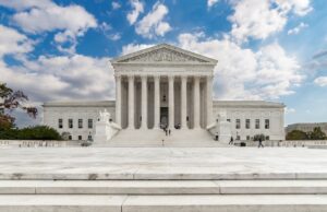 Homem que hackeou sistema de arquivos da Suprema Corte dos EUA é condenado a liberdade condicional The United States Supreme Court