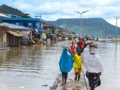 Homens armados sequestram 23 crianças de orfanato nigeriano Homens armados sequestram 23 crianças de orfanato nigeriano