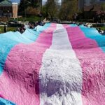 Hospital de Minnesota retomará medicamentos para mudança de sexo para menores