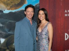 Hugh Jackman e Sutton Foster parecem apaixonados enquanto se aconchegam na estreia de Sheep Detectives Hugh Jackman e Sutton Foster marcaram um encontro na estreia de Sheep Detectives na cidade de Nova York no domingo