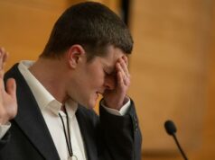 ‘I Swear’ conta uma história verdadeira da síndrome de Tourette e de alguém que espera fazer uma mudança 'I Swear' conta uma história verdadeira da síndrome de Tourette e de alguém que espera fazer uma mudança