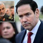 Qassem Soleimani uniformizado com insígnia militar.