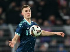 Imprensa alemã afirma que Man Utd está interessado em contratar zagueiro de 33,9 km/h por preço de banana Imprensa alemã afirma que Man Utd está interessado em contratar zagueiro de 33,9 km/h por preço de banana