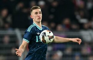 Imprensa alemã afirma que Man Utd está interessado em contratar zagueiro de 33,9 km/h por preço de banana Imprensa alemã afirma que Man Utd está interessado em contratar zagueiro de 33,9 km/h por preço de banana