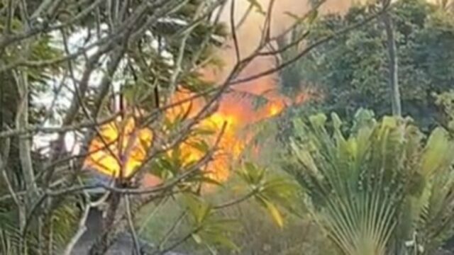 Incêndio irrompe em popular resort de Bali
