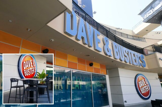 Infestação de vermes força fechamento do popular Dave & Buster's Exterior de um restaurante Dave & Buster's em Hollywood e Highland em Los Angeles.