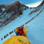 Investigação no Nepal expõe esquema de resgate fraudulento de US$ 20 milhões envolvendo amarrar comida de caminhantes do Monte Everest: relatório