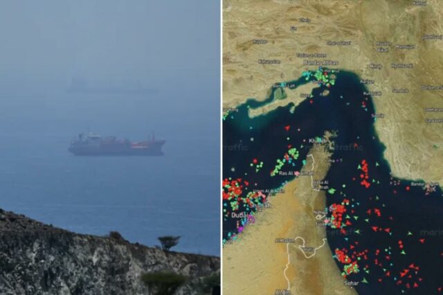 Uma visão nebulosa de vários navios de carga à distância em um oceano azul, visto de uma encosta rochosa.