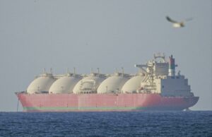 Irã ameaça atacar qualquer navio da Marinha dos EUA que entre no Estreito de Ormuz Irã ameaça atacar qualquer navio da Marinha dos EUA que entre no Estreito de Ormuz