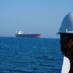 Irã dispara contra navio-tanque perto de Omã após fechar novamente o Estreito de Ormuz