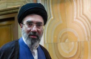 Irã em crise enquanto as negociações com os EUA fracassam, o regime da ‘máfia’ de Mojtaba bloqueia o enterro de Khamenei: analista Irã em crise enquanto as negociações com os EUA fracassam, o regime da 'máfia' de Mojtaba bloqueia o enterro de Khamenei: analista