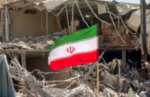 Irã executa pessoas, incluindo adolescentes, por enforcamento Irã executa pessoas, incluindo adolescentes, por enforcamento