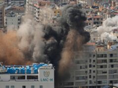 Irã fecha novamente o Estreito de Ormuz, ameaçando cessar-fogo Irã fecha novamente o Estreito de Ormuz, ameaçando cessar-fogo