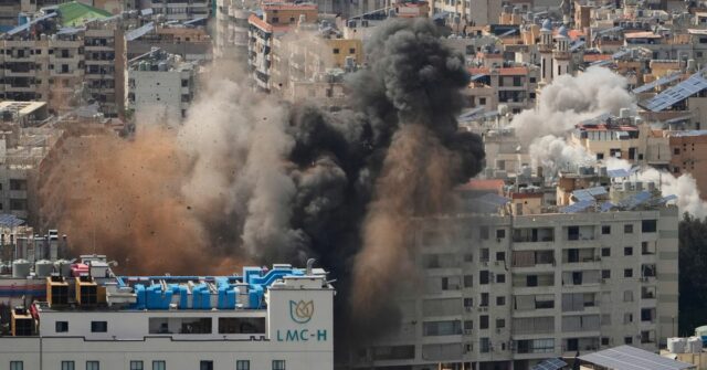 Irã fecha novamente o Estreito de Ormuz, ameaçando cessar-fogo Irã fecha novamente o Estreito de Ormuz, ameaçando cessar-fogo