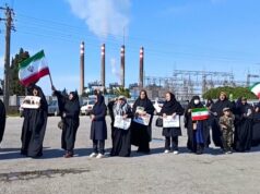 Iranianos formam correntes humanas em pontes, perto de usinas de energia após ameaças de Trump Iranianos formam correntes humanas em pontes, perto de usinas de energia após ameaças de Trump