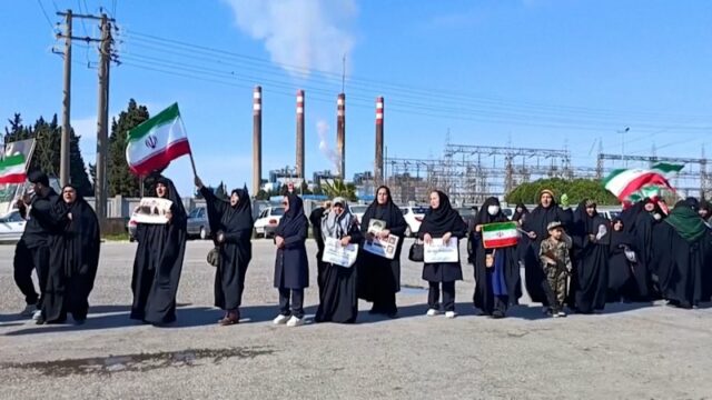 Iranianos formam correntes humanas em pontes, perto de usinas de energia após ameaças de Trump
