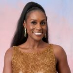 Issa Rae diz que você 'precisa ser mais inteligente' ao lançar programas com um elenco diversificado, agora que DEI 'se tornou um palavrão': 'Hollywood está em uma crise de identidade'