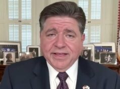 JB Pritzker insiste que a nova acusação de James Comey do DOJ será rejeitada: ‘Estamos falando sobre conchas’ | Vídeo Stephen Colbert fala durante a cerimônia do 2026 Writers Guild Awards em Nova York no Edison Ballroom em 8 de março de 2026 na cidade de Nova York. (Jamie McCarthy/Getty Images para Writers Guild of America East)