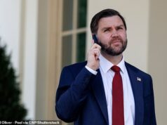 JD Vance lidera uma luta desesperada durante toda a noite pelo acordo de paz com o Irã enquanto Trump estabelece prazo e avisa: ‘Vou explodir tudo’ O chefe do exército do Paquistão, marechal de campo Asim Munir, coordenou o plano de paz proposto através de conversações paralelas com Vance e o enviado especial de Trump, Steve Witkoff, enquanto o ministro das Relações Exteriores iraniano, Abbas Araqchi, representou os interesses de Teerã.