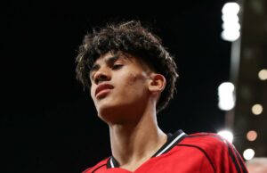 O Man Utd temia perder o garoto maravilha para o Man City, agora o Bayern de Munique será a preocupação da Ineos em meio ao interesse JJ Gabriel comemora marco histórico com o Man Utd Sub-18, nenhuma estrela da academia chega perto