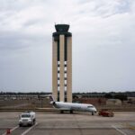 Um jato regional Canadair CRJ-900 no Aeroporto Internacional de Savannah/Hilton Head.