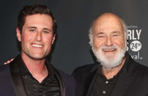 Jake Reiner escreve ensaio sobre os pais Rob e Michele Reiner, relembra como ele soube de suas mortes 75º Primetime Emmy Awards - Chegadas