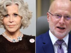 Jane Fonda critica a revisão das licenças ABC pela FCC como uma ‘tentativa nua e crua de armar o poder do governo contra a dissidência’ Jane Fonda critica a revisão das licenças ABC pela FCC como uma 'tentativa nua e crua de armar o poder do governo contra a dissidência'