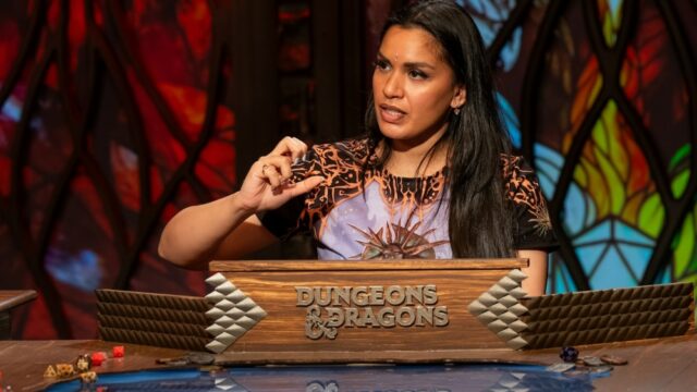 Jasmine Bhullar, apresentadora de 'Dungeon Masters', fala sobre como executar D&D sem restrições de licenciamento para um novo programa de jogo real: 'Podemos chamar tudo pelo nome certo'

