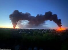 Jatos da RAF em patrulha da OTAN abatem drones russos na Ucrânia enquanto as forças de Putin atacam portos Pelo menos 18 feridos após o ataque noturno de drones russos ao Dnipro destruiu parte de um bloco de apartamentos e provocou um incêndio em um posto de combustível