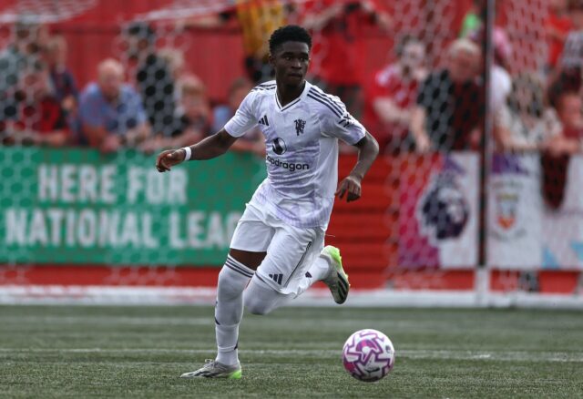 Jaydan Kamason envia mensagem após assinar novo contrato com o Man Utd, Amir Ibragimov reage
