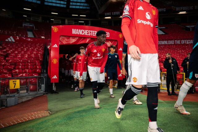 Jayden Kamason compromete futuro com o Man Utd com novo contrato
