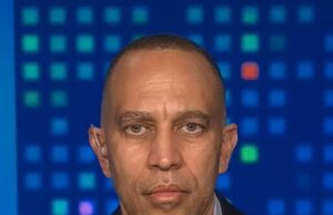 Jeffries: O impeachment de Trump não é uma prioridade se os democratas ganharem a maioria na Câmara Jeffries: O impeachment de Trump não é uma prioridade se os democratas ganharem a maioria na Câmara