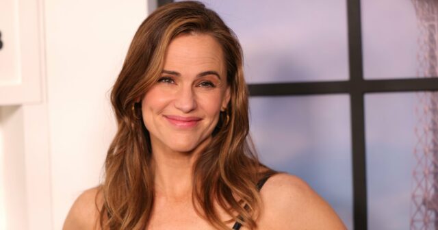 Jennifer Garner usava um cardigã que fazia todo mundo parecer Jennifer Garner usava um cardigã que fazia todo mundo parecer rico na Califórnia
