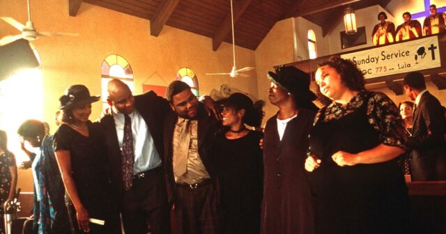 Jessie Jones, dramaturga e atriz de TV conhecida por co-escrever o filme 'Kingdom Come', morre aos 75 anos
