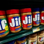 Jif lança a tão esperada combinação de manteiga de amendoim – feita com 50% menos açúcar do que um concorrente popular