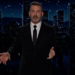 O presidente Donald Trump fala durante uma coletiva de imprensa no jantar do WHCD (Crédito: Andrew Leyden/Getty Images)