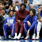 Joel Embiid reage à vitória do 76ers no jogo 2 sobre o Celtics