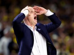 Jogo do título da NCAA chamado de ‘Rigged’ quando Fans Slam Refs na vitória de Michigan contra UConn Jogo do título da NCAA chamado de 'Rigged' quando Fans Slam Refs na vitória de Michigan contra UConn