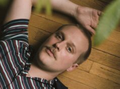 John Early sonhava em interpretar uma mulher com bulimia. ‘Maddie’s Secret’ é o resultado doloroso John Early sonhava em interpretar uma mulher com bulimia. 'Maddie's Secret' é o resultado doloroso