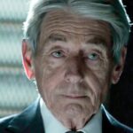 John Nolan, ator de 'Batman' e 'Pessoa de Interesse', morre aos 87 anos