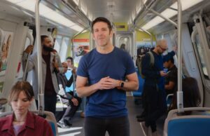 John Ternus poderia pegar emprestado o manual da Microsoft para revigorar a Apple John Ternus poderia pegar emprestado o manual da Microsoft para revigorar a Apple