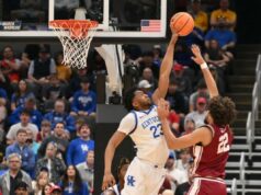John’s na mistura para o nativo do Queens e defensor estrela do Kentucky em visita perto O atacante do Kentucky Wildcats Mouhamed Dioubate (23) se defende contra um chute do atacante Allen Graves (22) do Santa Clara Broncos durante o segundo tempo de um jogo da primeira rodada do torneio masculino da NCAA de 2026 no Enterprise Center.