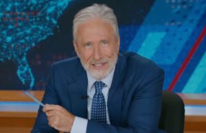 Jon Stewart acha que se parece muito com o paciente do meme de Jesus de Trump: ‘Freaking Me the F – k Out’ | Vídeo Riley Gaines, Trump