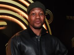 Jonathan Majors caiu da janela no set antes da greve da equipe por questões de segurança Jonathan Majors caiu da janela no set antes da greve da equipe por questões de segurança