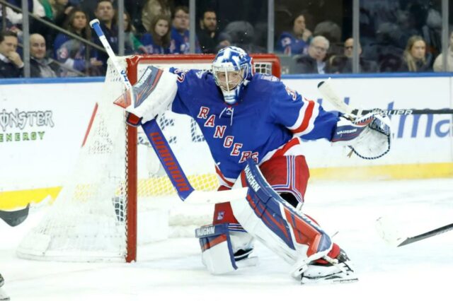 Jonathan Quick pronto para começar pela primeira vez no Rangers O goleiro do New York Rangers, Jonathan Quick (32), defende a rede durante o segundo período, quando o New York Rangers enfrentou o New Jersey Devils na quarta-feira, 18 de março de 2026, no Madison Square Garden